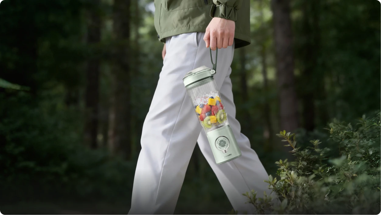 Draagbare Dreame Portable Blender met stevige siliconen handgreep om gemakkelijk mee te nemen buiten